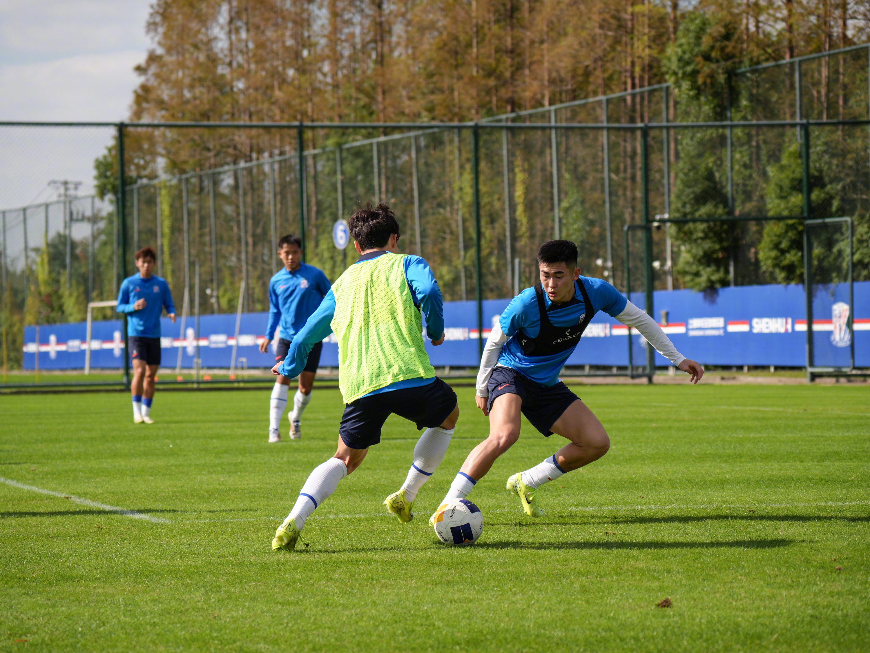 jiuyou游戏中心包含马赛冲刺阶段状态回暖，志在西甲名次提升，质疑声仍在，轮换策略成焦点的词条