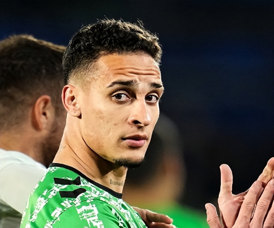 今夜完成体检引欢呼集结日西汉姆调整名单以备欧超杯之后,转会期圣安东尼奥马刺官宣签约的简单介绍 今夜完成体检引欢呼集结日西汉姆调整名单以备欧超杯之后,转会期圣安东尼奥马刺官宣签约的简单介绍